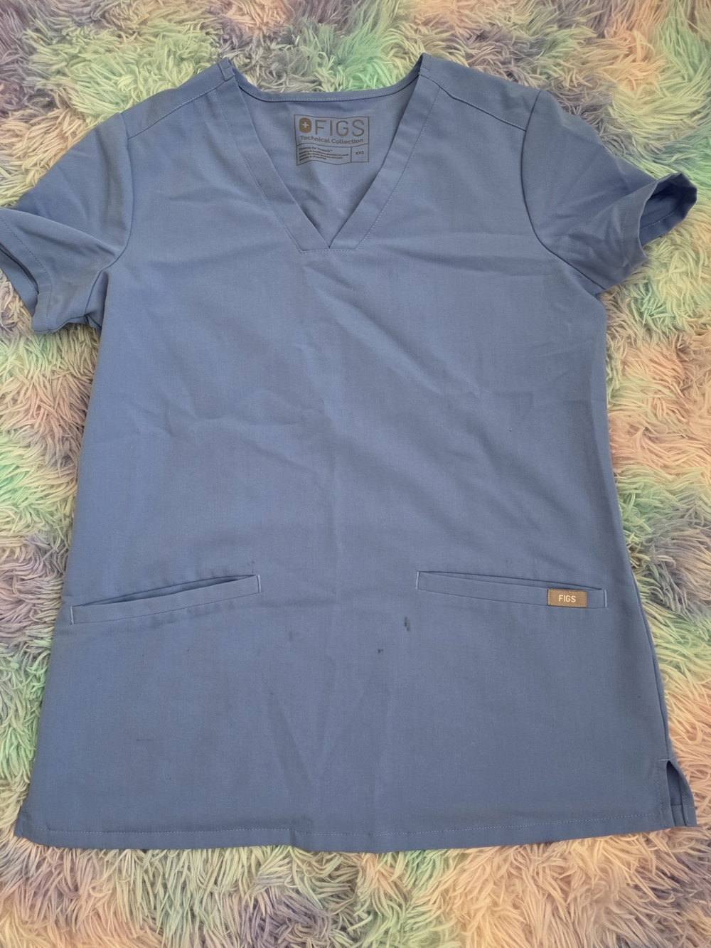 Figs V-Neck Scrub Top in Dusty Lavender